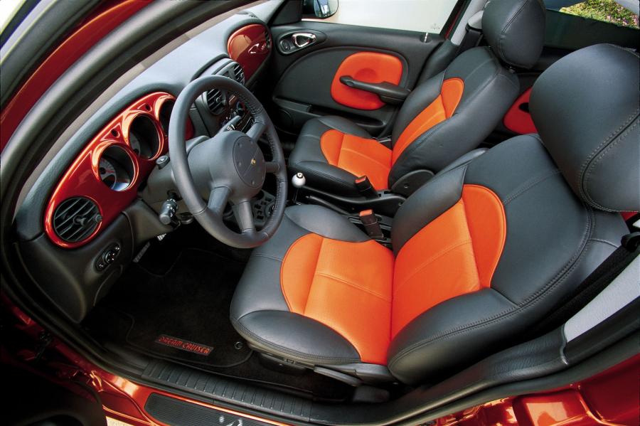 Интерьер Chrysler PT Cruiser 2001 года  (фото 108 из 141)